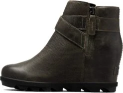 Sorel Joan Of Arctic Wedge II Buckle Bootie - Women's|-|Bottine à Boucle Wedge II De Joan Of Arctic - Femme -Sorel Sales Store SRL 1870251 7E 7ESide 20Quarry
