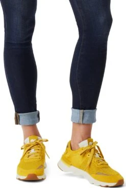 Sorel Kinetic™ Lite Lace Shoes - Women's|-|Chaussures Kinetic™ Lite Lace - Femme -Sorel Sales Store SRL 1896941 7E 7EModel 20Gold 20Leaf