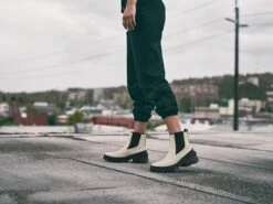 Sorel Brex Chelsea Bootie - Women's|-|Bottine Brex Chelsea - Femme -Sorel Sales Store SRL 1951221 7E 7ELifestyle2 20Chalk 20 20Black 9d06c89e 7b04 46dc acc9 8d80bdbbb1f5